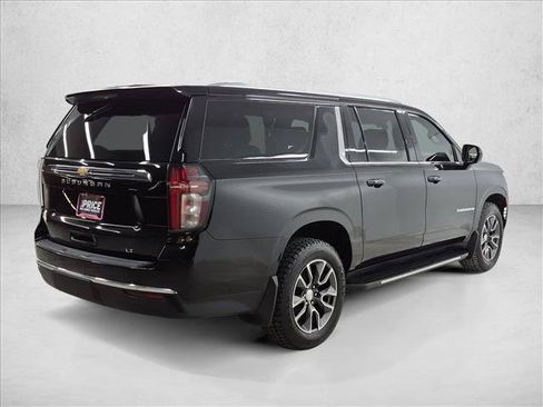 Used 2021 Chevrolet Suburban LT RWD image 5
