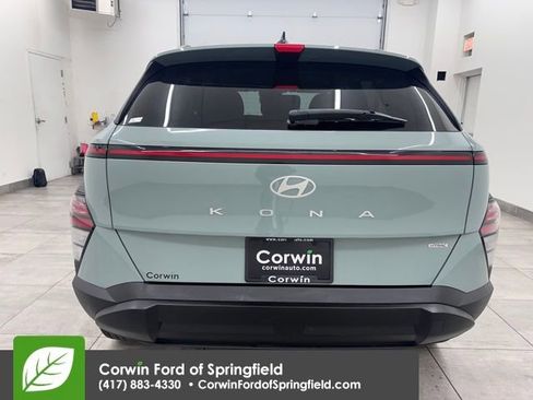 Used 2025 Hyundai Kona SEL image 4