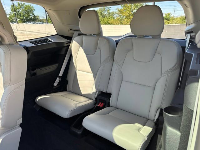 Certified 2023 Volvo XC90 B6 Ultimate w/ Protection Package AWD/4WD image 13
