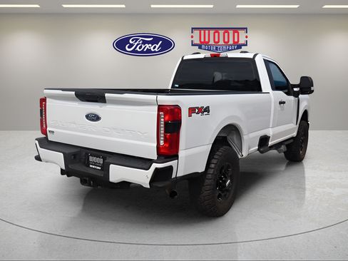 Used 2023 Ford F250 XL w/ STX Appearance Package AWD/4WD image 3
