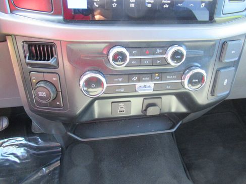 Used 2025 Ford F150 XLT w/ Equipment Group 301A Standard image 24