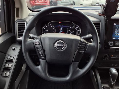 Used 2023 Nissan Frontier SV image 15