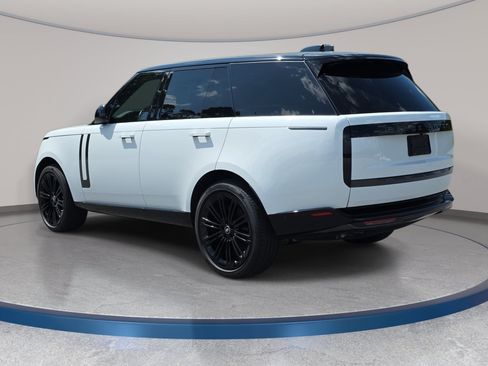 Used 2025 Land Rover Range Rover SE AWD/4WD image 7