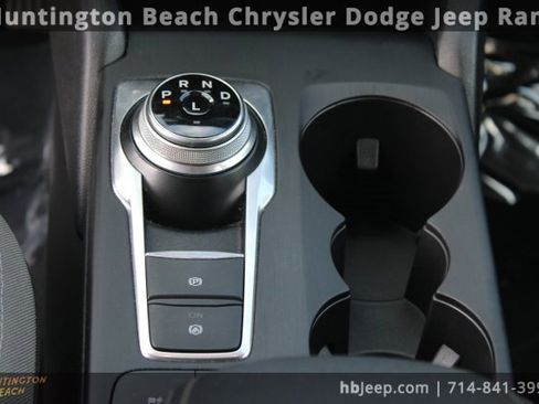 Used 2020 Ford Escape SE image 17