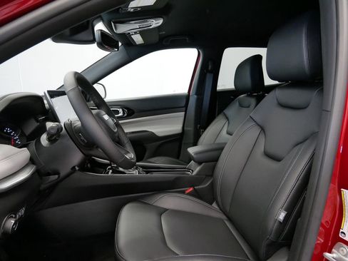 New 2025 Jeep Compass Limited image 3