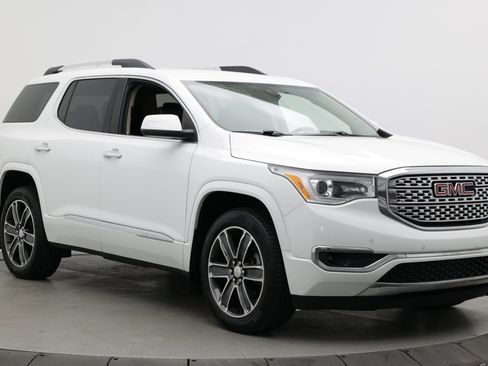 Used 2019 GMC Acadia Denali AWD/4WD image 3