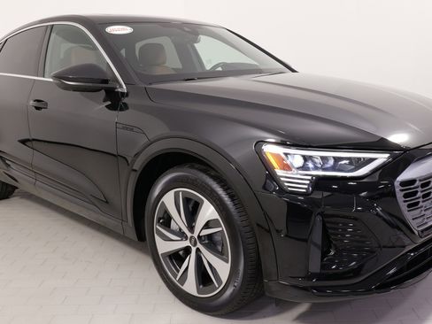 Used 2024 Audi Q8 e-tron Premium Plus w/ Premium Plus Package image 7