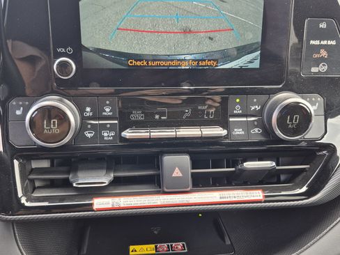 Certified 2025 Toyota Highlander XSE AWD/4WD image 30