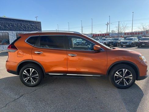 Used 2018 Nissan Rogue SL w/ Premium Package image 6