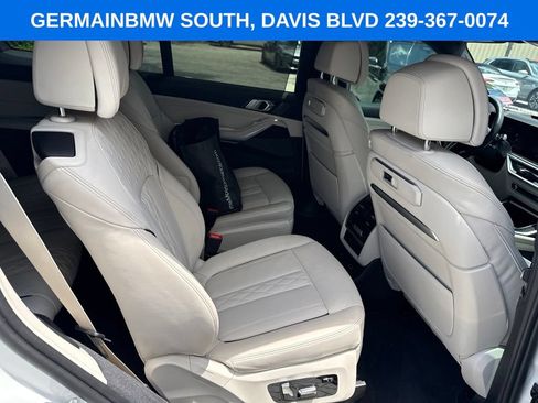 Used 2025 BMW X7 M60i AWD/4WD image 35