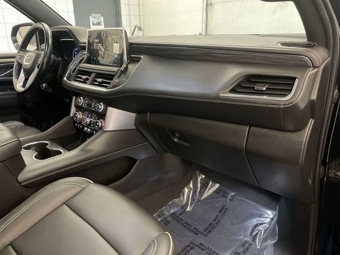 Used 2023 GMC Yukon XL SLT AWD/4WD image 24