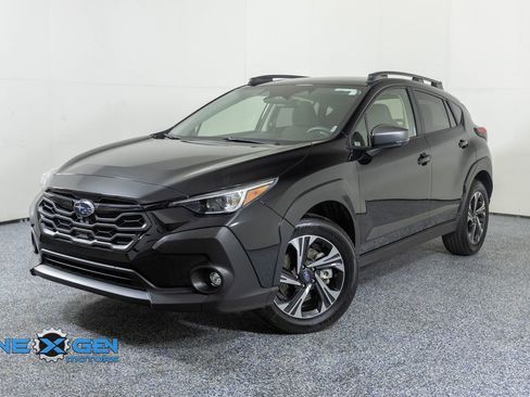 Used 2025 Subaru Crosstrek 2.0i Premium AWD/4WD image 3