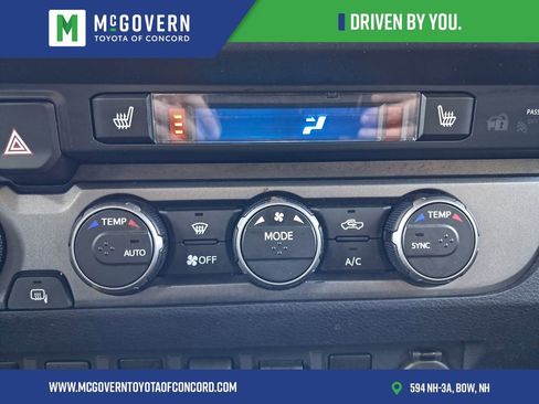 Used 2021 Toyota Tacoma TRD Off-Road w/ TRD Premium Off Road Package AWD/4WD image 28