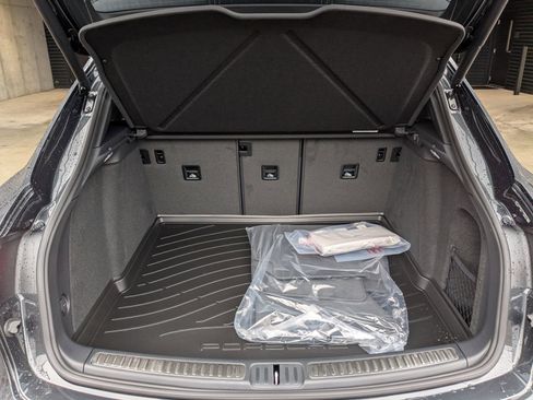 New 2026 Porsche Macan AWD/4WD image 23