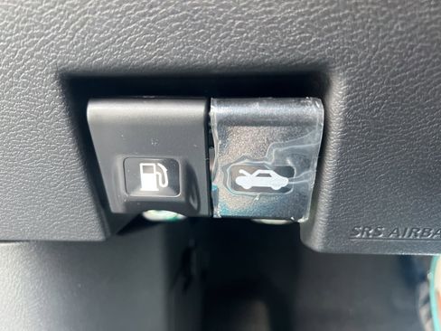 New 2025 Nissan Versa S image 35