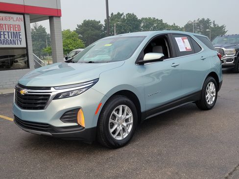 Used 2022 Chevrolet Equinox LT FWD image 2