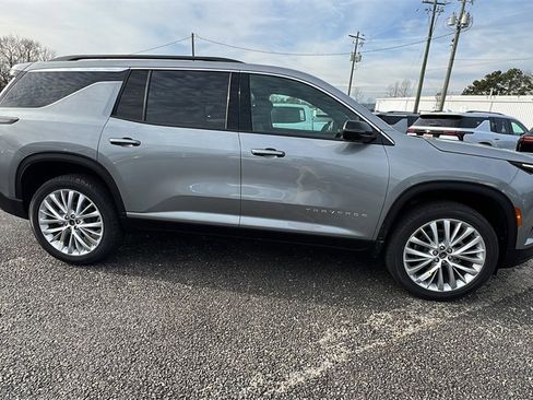 New 2026 Chevrolet Traverse LT w/ Driver Confidence Package image 4