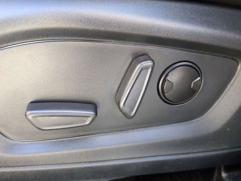 Certified 2023 Ford Explorer XLT w/ Equipment Group 202A image 18