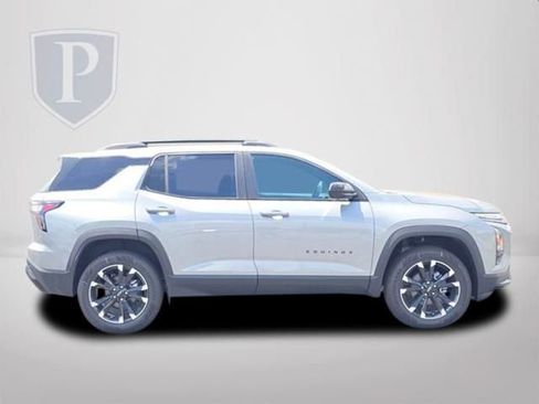 New 2026 Chevrolet Equinox RS FWD image 4