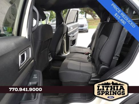 Certified 2018 Ford Explorer XLT FWD image 25