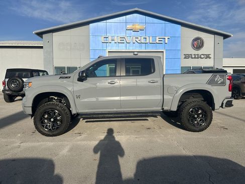 Used 2025 Chevrolet Silverado 1500 RST image 4