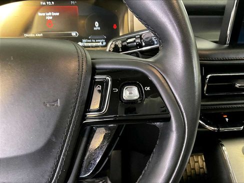 Used 2021 Lincoln Aviator AWD image 28
