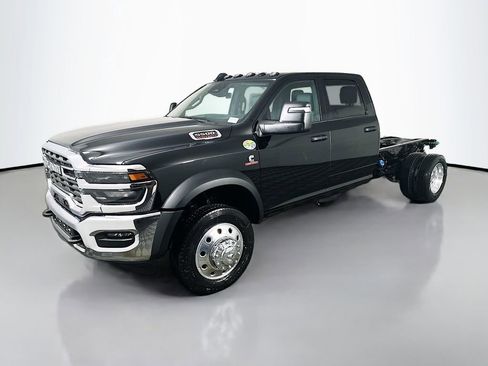 New 2026 RAM 5500 Tradesman w/ Chrome Appearance Group image 3