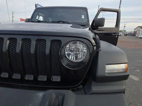 Used 2022 Jeep Wrangler Unlimited Sport w/ Sun And Sound Package AWD/4WD image 28