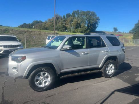 Certified 2023 Toyota 4Runner SR5 Premium image 7