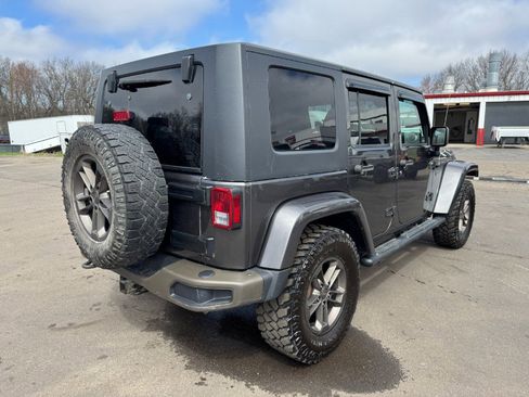 Used 2017 Jeep Wrangler Unlimited Sahara AWD/4WD image 6