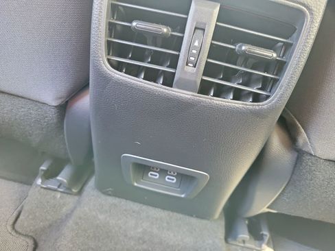 Used 2026 Toyota Corolla Cross LE FWD image 32
