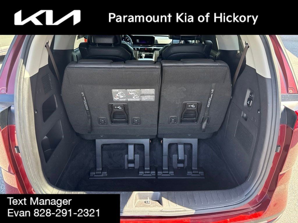Used 2023 Kia Carnival SX Prestige FWD image 12