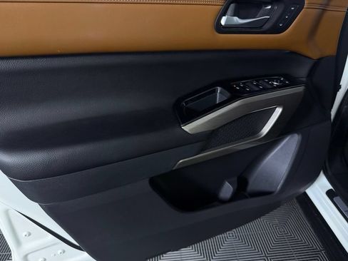 Used 2023 Nissan Pathfinder Platinum w/ Cargo Package FWD image 30