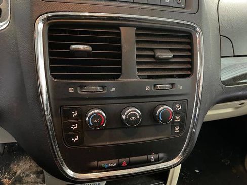 Used 2014 Dodge Grand Caravan American Value Package image 35