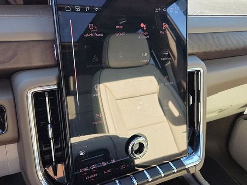 New 2026 GMC Yukon Denali w/ Sun & Power Step Package AWD/4WD image 21