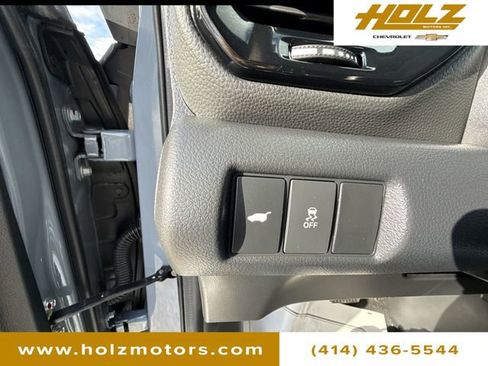 Used 2025 Honda Pilot Touring image 18