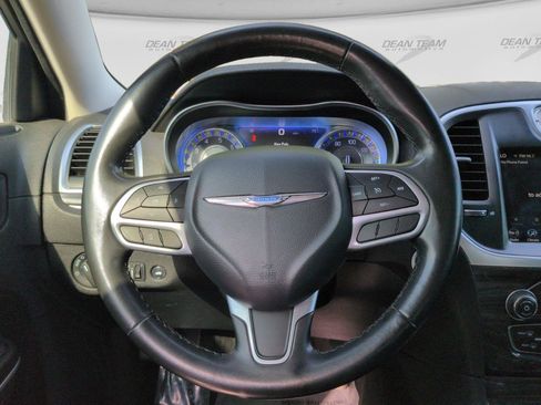 Used 2019 Chrysler 300 Touring w/ Quick Order Package 2EF RWD image 17