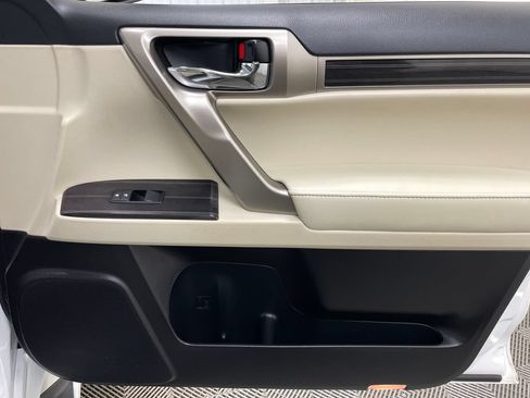 Used 2020 Lexus GX 460 Luxury w/ Accessory Package AWD/4WD image 48