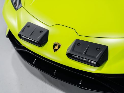 Used 2024 Lamborghini Huracan Sterrato AWD/4WD image 31