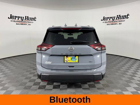 Used 2025 Nissan Rogue SL w/ Tech Package FWD image 8