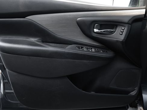 Used 2018 Nissan Murano SL w/ Moonroof Package image 18