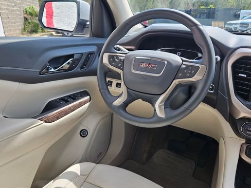 Used 2023 GMC Acadia Denali AWD/4WD image 9
