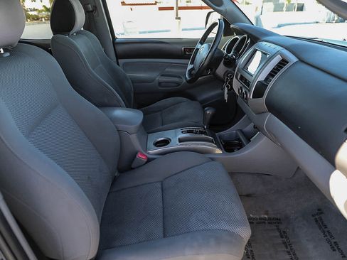 Used 2005 Toyota Tacoma PreRunner image 16