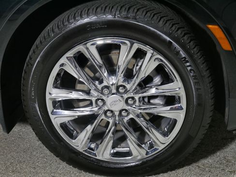 Used 2023 Cadillac XT5 Premium Luxury w/ Technology Package AWD/4WD image 15
