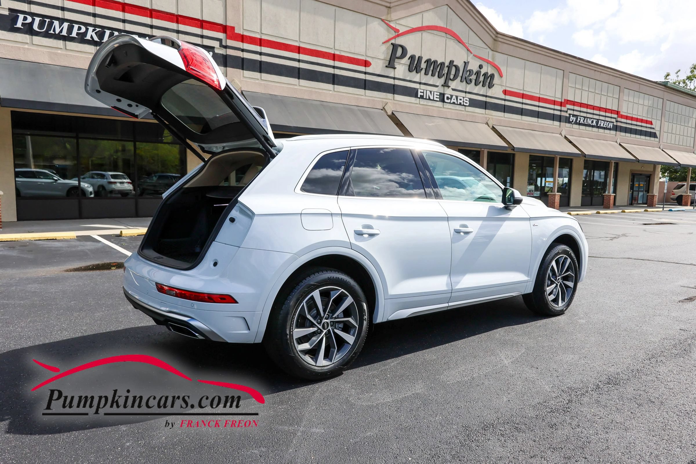 Used 2023 Audi Q5 2.0T Premium w/ Convenience Package AWD/4WD image 11