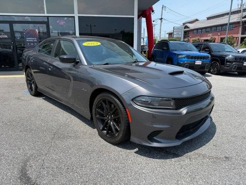 Used 2023 Dodge Charger R/T w/ Navigation & Travel Group RWD image 2