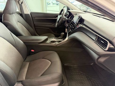 Used 2022 Toyota Camry LE FWD image 39