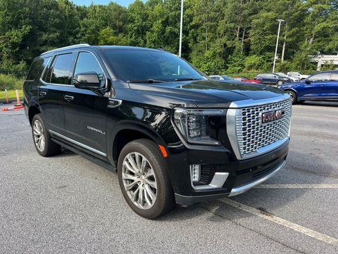 Used 2021 GMC Yukon Denali w/ Denali Premium Package AWD/4WD image 3