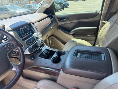 Used 2017 Chevrolet Tahoe LT w/ Luxury Package RWD image 15