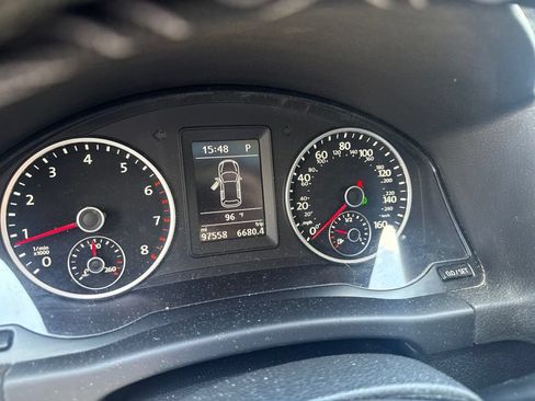 Used 2016 Volkswagen Tiguan S FWD image 4